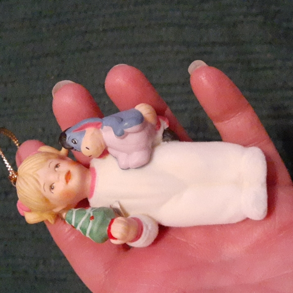 A very Pooh Christmas ornament collection - Picture 2 of 4